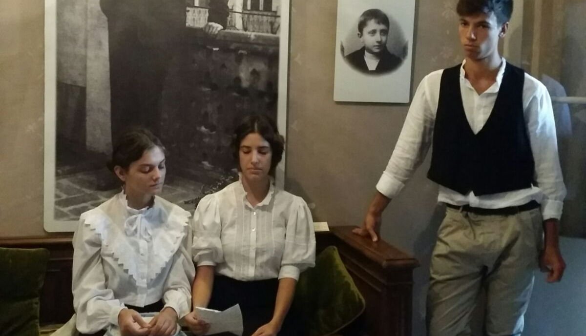 Foto di scena 2 di «Casa Serra»